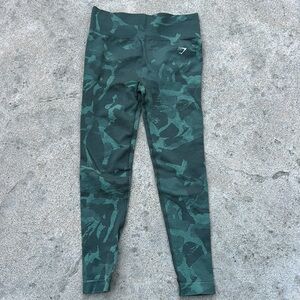 Gymshark Women's Adapt Green Camo Seamless Leggings
